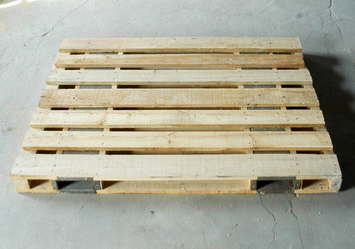 我們?cè)谶x擇木制托盤的時(shí)候?qū)Σ牧嫌心男┮? width=